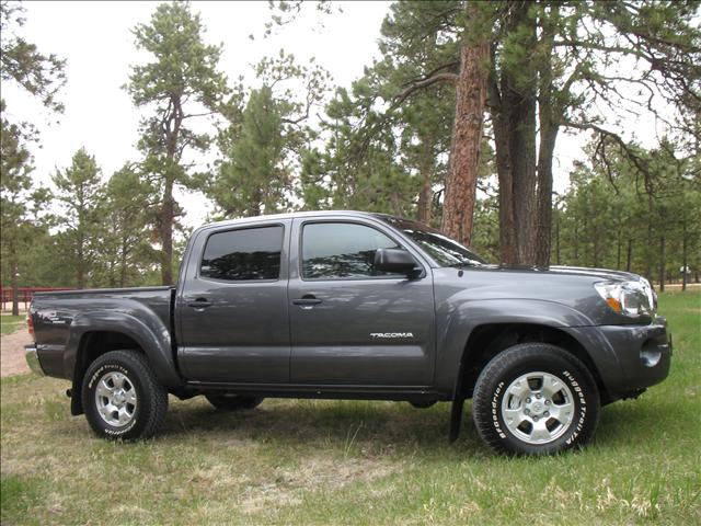 Toyota Tacoma 2010 photo 2