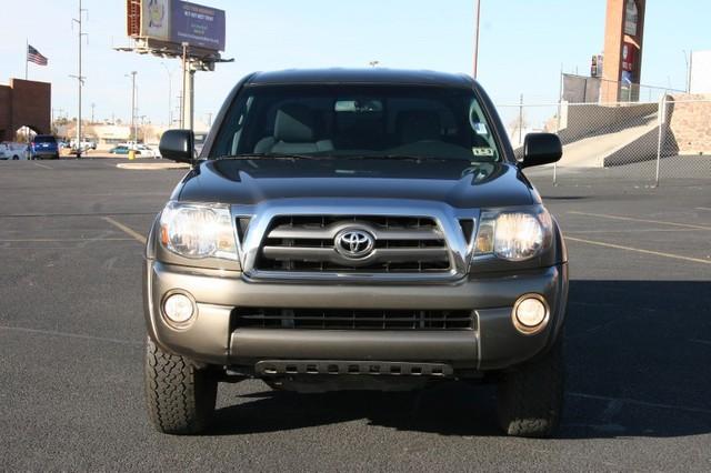 Toyota Tacoma 2010 photo 2