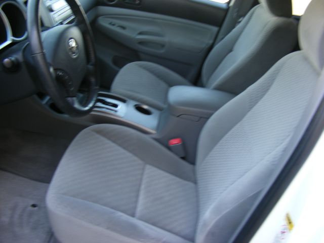 Toyota Tacoma 2010 photo 2