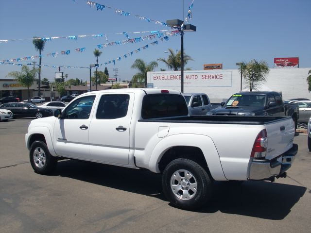 Toyota Tacoma 2010 photo 16