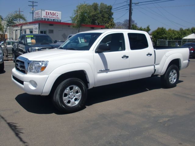 Toyota Tacoma 2010 photo 2