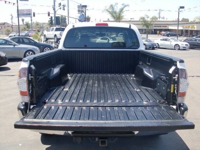 Toyota Tacoma 2010 photo 29