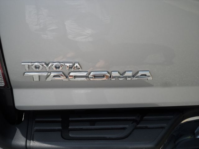 Toyota Tacoma 2010 photo 26