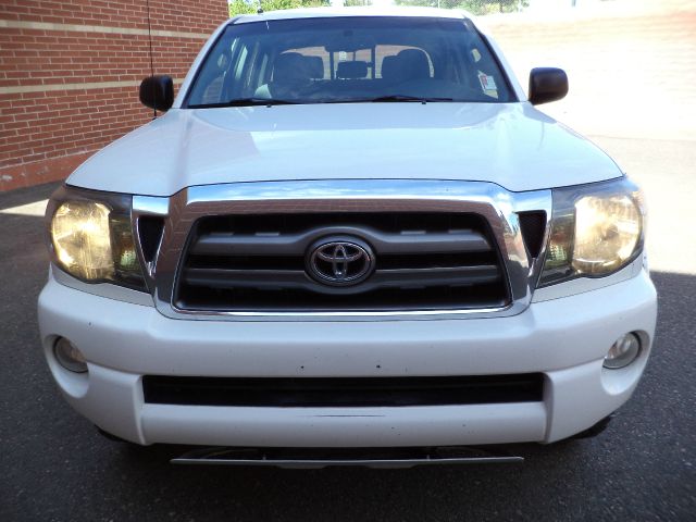 Toyota Tacoma 2010 photo 2