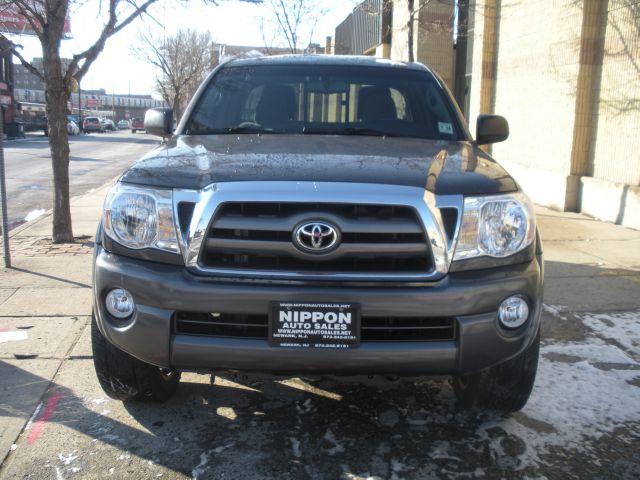 Toyota Tacoma 2010 photo 2