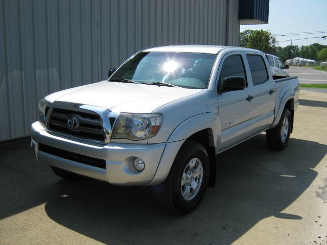 Toyota Tacoma 2010 photo 2