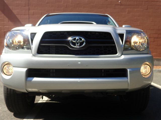 Toyota Tacoma 2011 photo 1