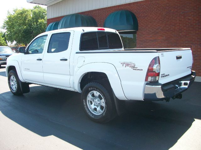 Toyota Tacoma 2011 photo 1