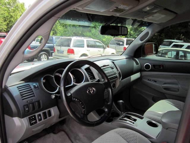 Toyota Tacoma 2011 photo 15