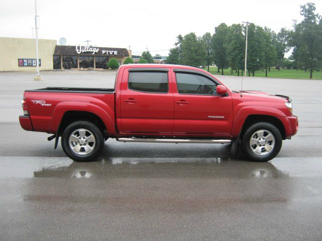 Toyota Tacoma 2011 photo 1