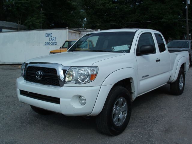 Toyota Tacoma 2011 photo 2