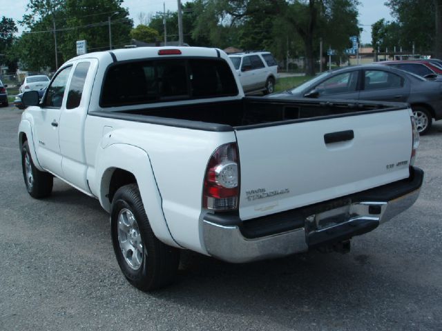 Toyota Tacoma 2011 photo 3