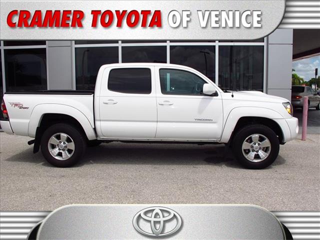 Toyota Tacoma 2011 photo 2