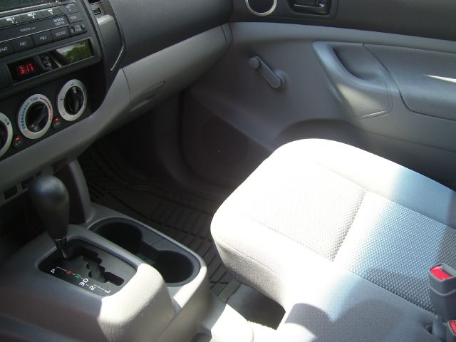 Toyota Tacoma 2011 photo 14