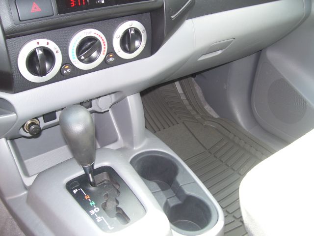 Toyota Tacoma 2011 photo 17