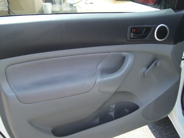 Toyota Tacoma 2011 photo 22