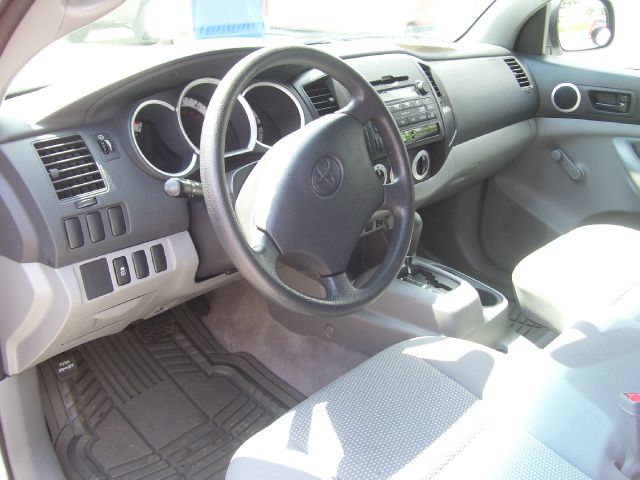 Toyota Tacoma 2011 photo 36