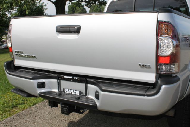 Toyota Tacoma 2011 photo 28