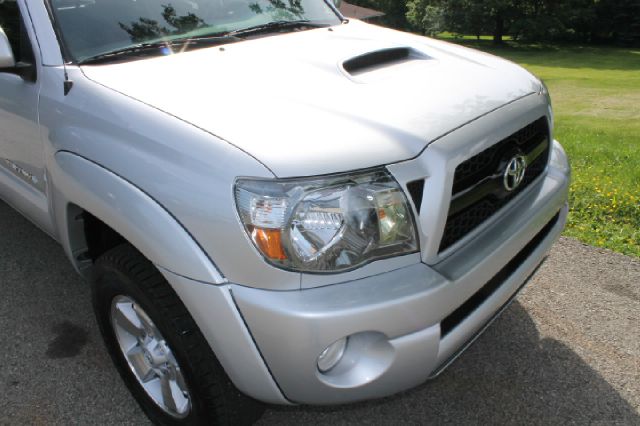 Toyota Tacoma 2011 photo 31