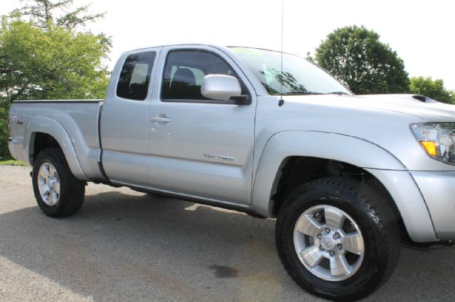 Toyota Tacoma 2011 photo 33