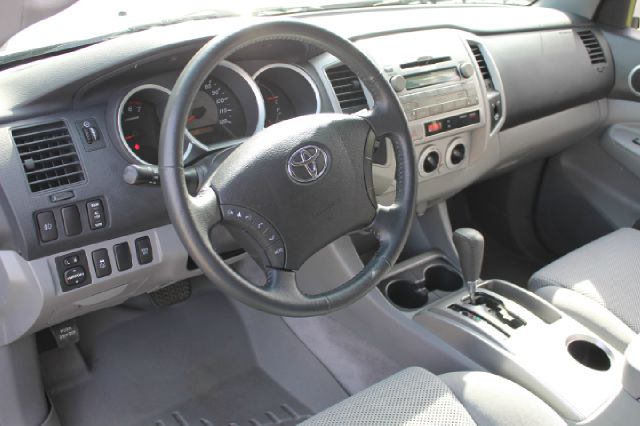 Toyota Tacoma 2011 photo 34