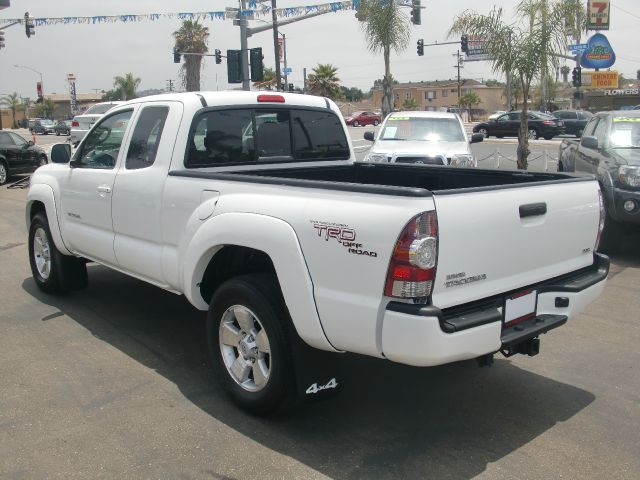 Toyota Tacoma 2011 photo 3