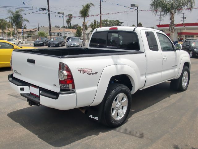 Toyota Tacoma 2011 photo 4