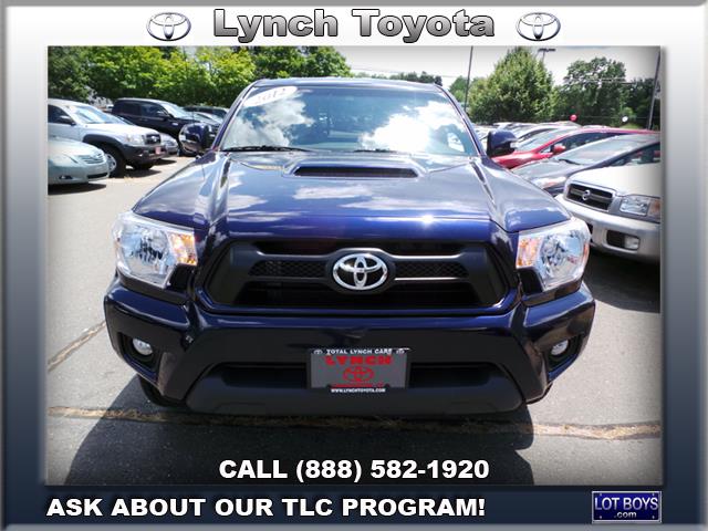 Toyota Tacoma 2012 photo 2