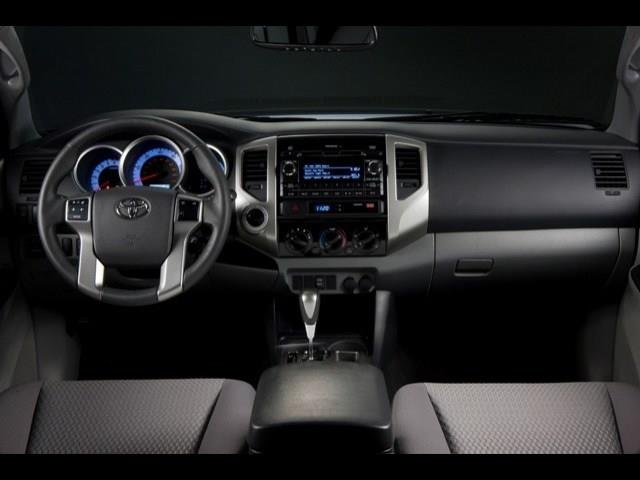 Toyota Tacoma 2013 photo 1