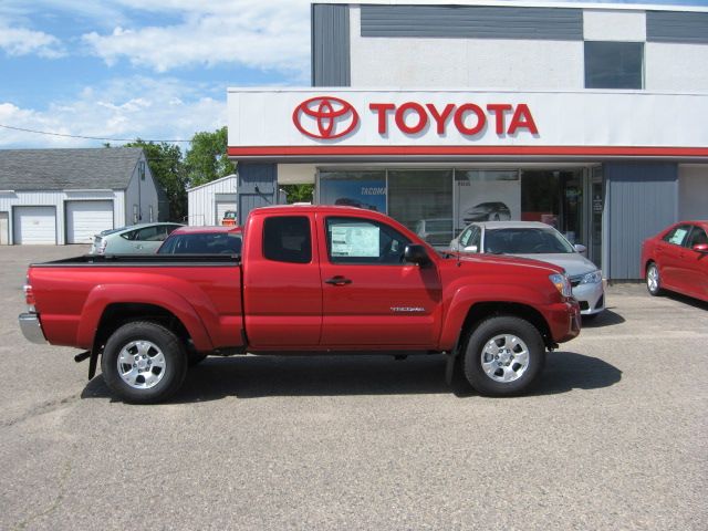 Toyota Tacoma 2013 photo 2