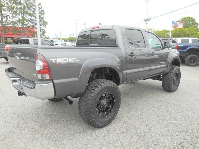 Toyota Tacoma 2013 photo 2