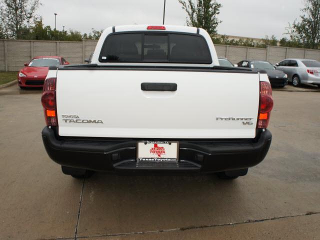 Toyota Tacoma 2014 photo 2