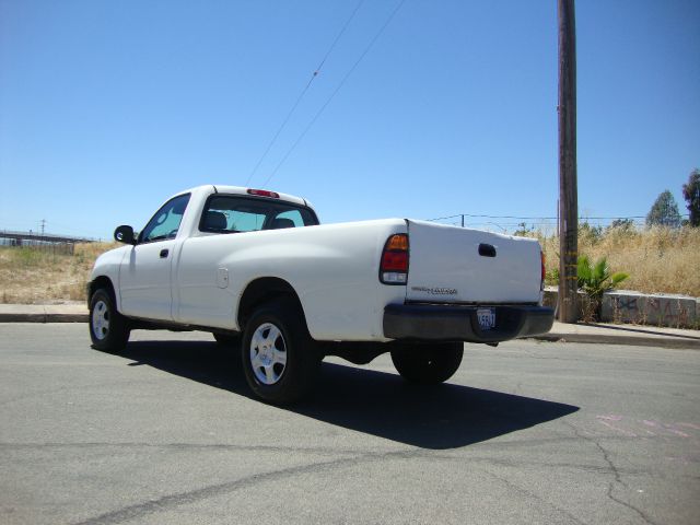 Toyota Tundra 2000 photo 1