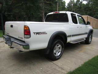 Toyota Tundra Lariat Supercrew 4WD Pickup Truck