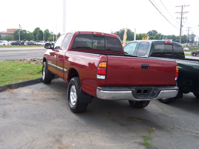 Toyota Tundra Lariat Supercrew 4WD Pickup Truck