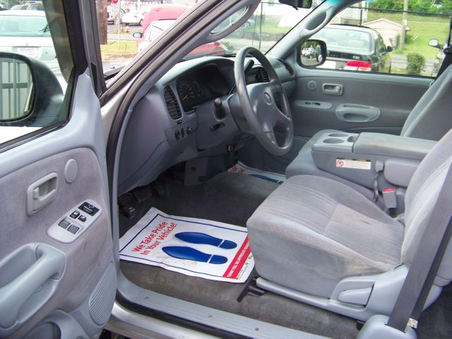 Toyota Tundra 2002 photo 2