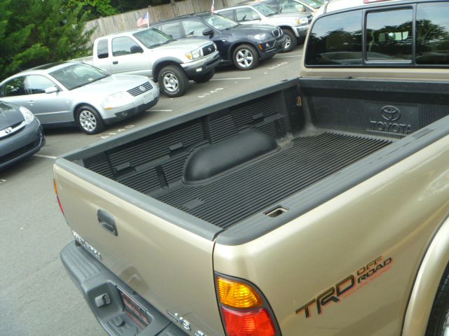 Toyota Tundra Lariat Supercrew 4WD Pickup Truck