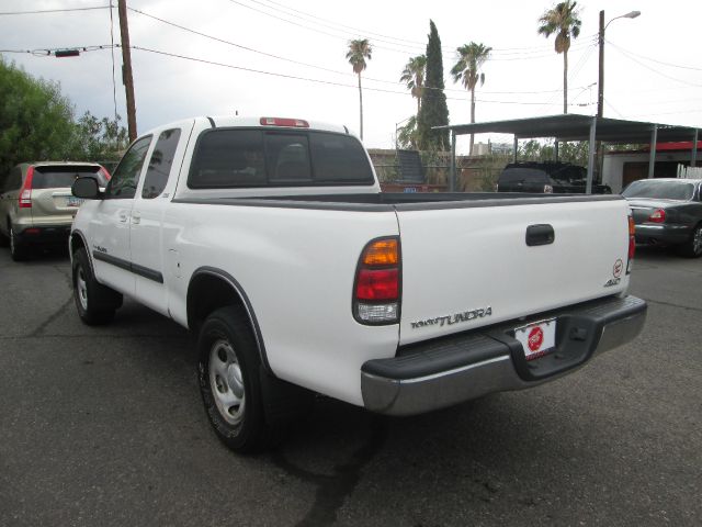 Toyota Tundra Lariat Supercrew 4WD Pickup Truck