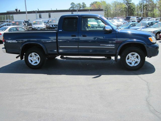 Toyota Tundra Lariat Supercrew 4WD Pickup Truck