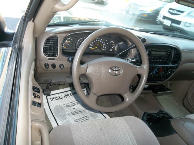 Toyota Tundra 2004 photo 2