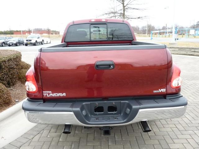 Toyota Tundra 2004 photo 2