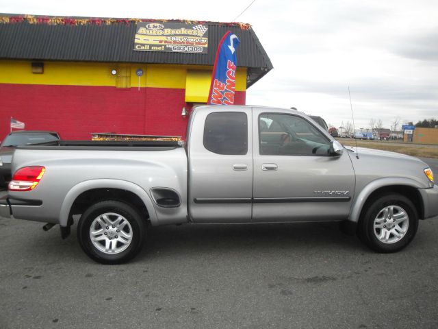 Toyota Tundra 2004 photo 2