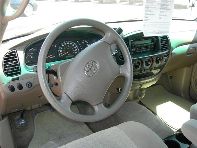 Toyota Tundra 2004 photo 2