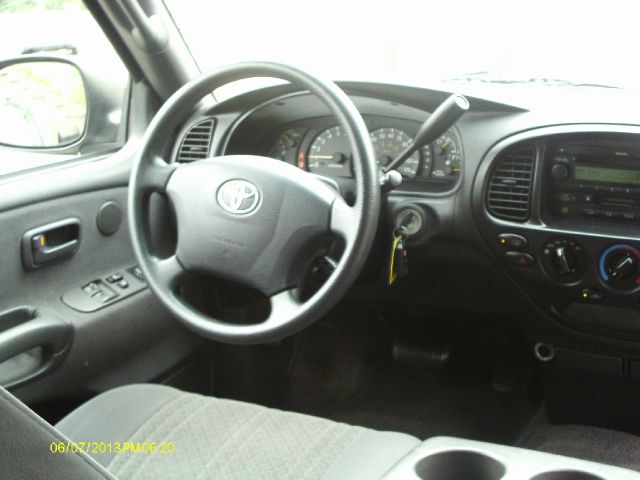 Toyota Tundra 2004 photo 1