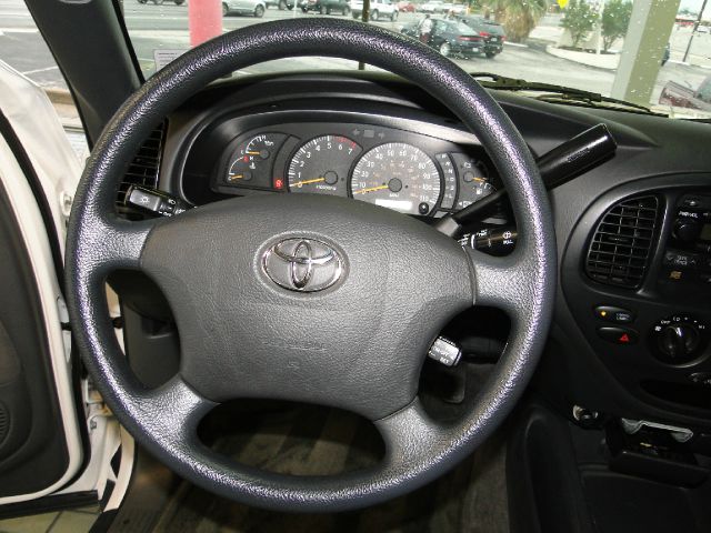 Toyota Tundra 2004 photo 4