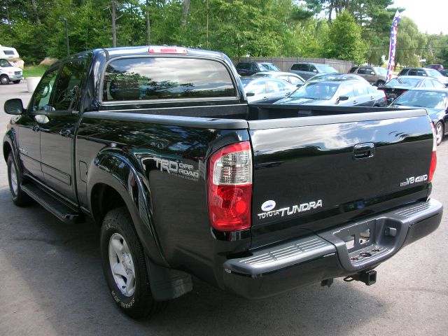 Toyota Tundra 2004 photo 2