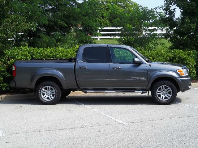 Toyota Tundra 2004 photo 2