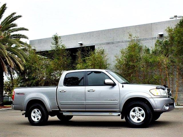 Toyota Tundra 2004 photo 1