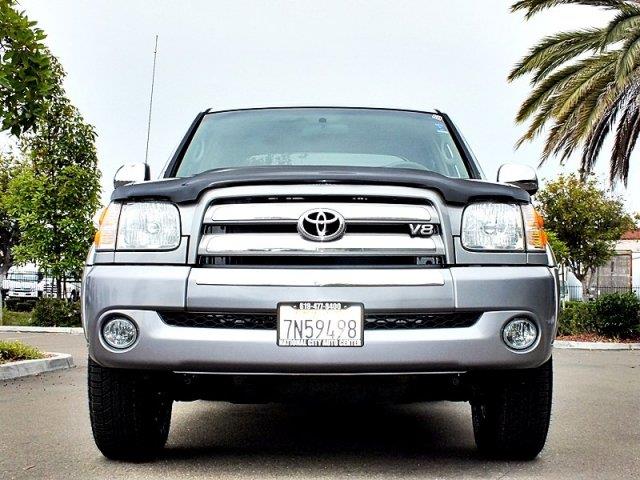 Toyota Tundra 2004 photo 2