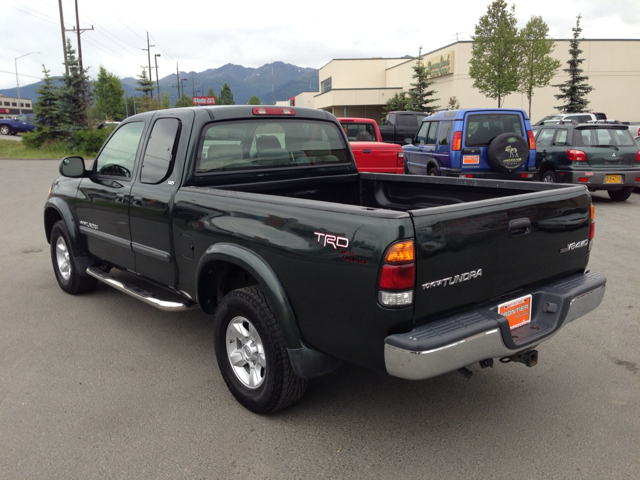 Toyota Tundra Lariat Supercrew 4WD Pickup Truck